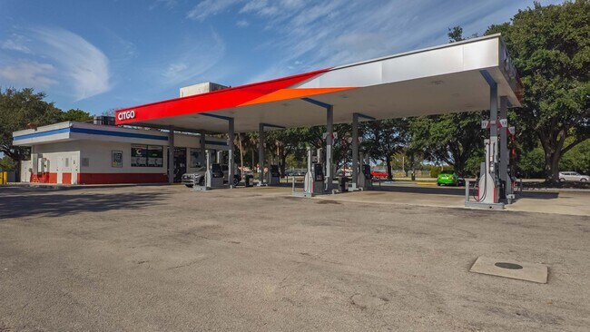 More details for 10050 Stirling Rd, Pembroke Pines, FL - Retail for Sale
