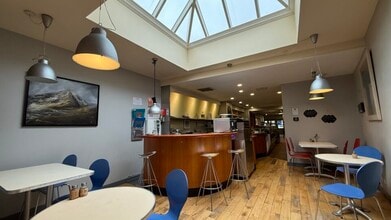 81 Port St, Stirling à vendre Photo intérieure- Image 2 de 5