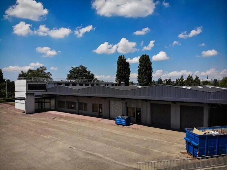 Industrial in Rouen for lease - Building Photo - Image 2 of 3