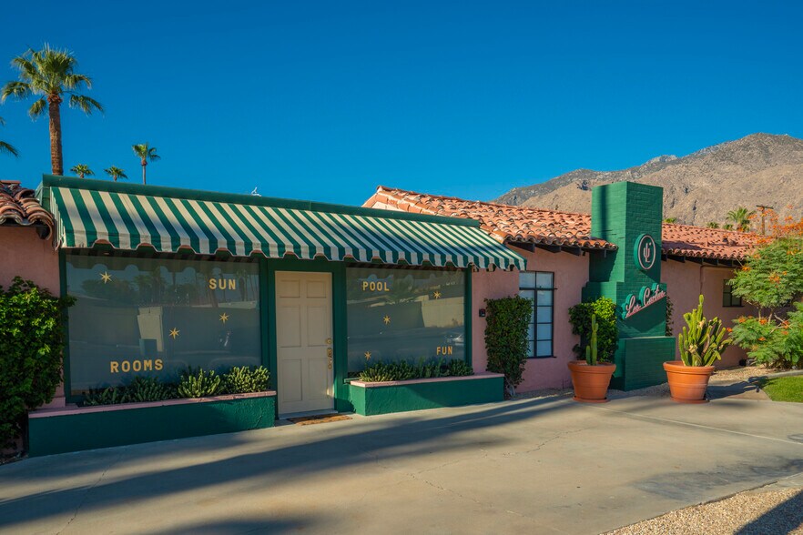 555 S Warm Sands Dr, Palm Springs, CA à vendre - Photo du bâtiment - Image 3 de 118