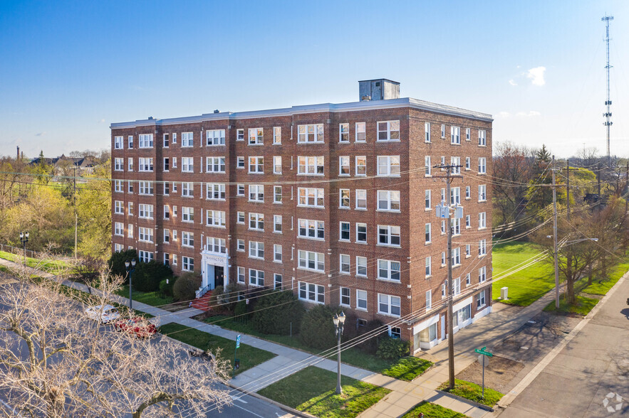 927 S Washington Ave, Lansing, MI à vendre - Photo principale - Image 1 de 1