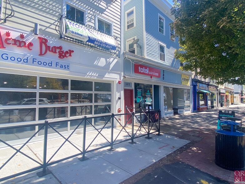 578-582 Main St, Middletown, CT for lease - Building Photo - Image 2 of 4