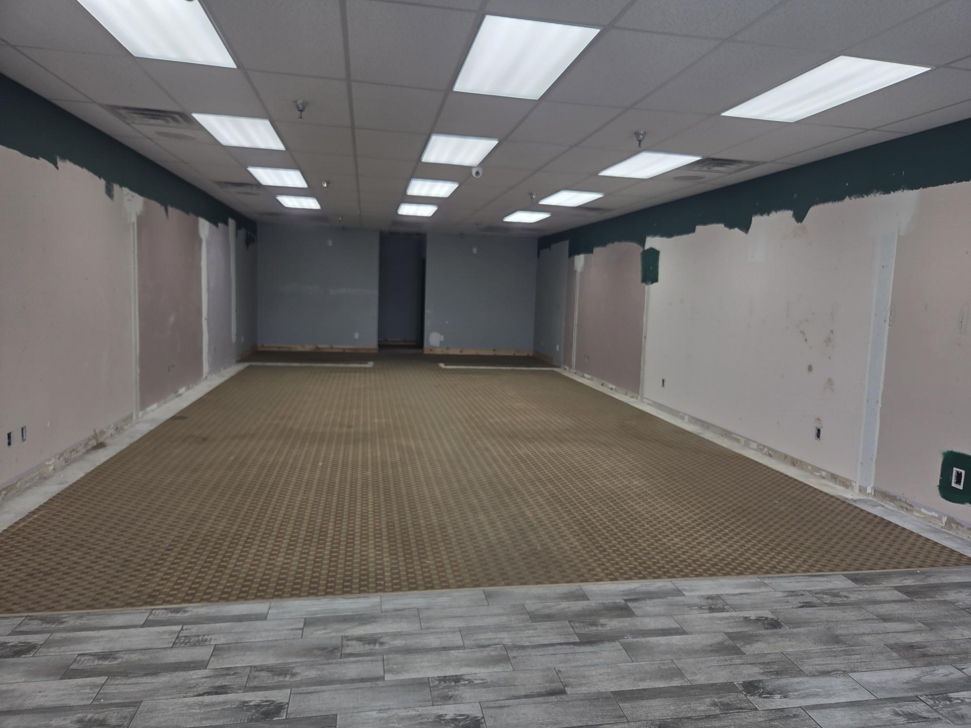 19232 Evans St NW, Elk River, MN for lease Interior Photo- Image 1 of 8