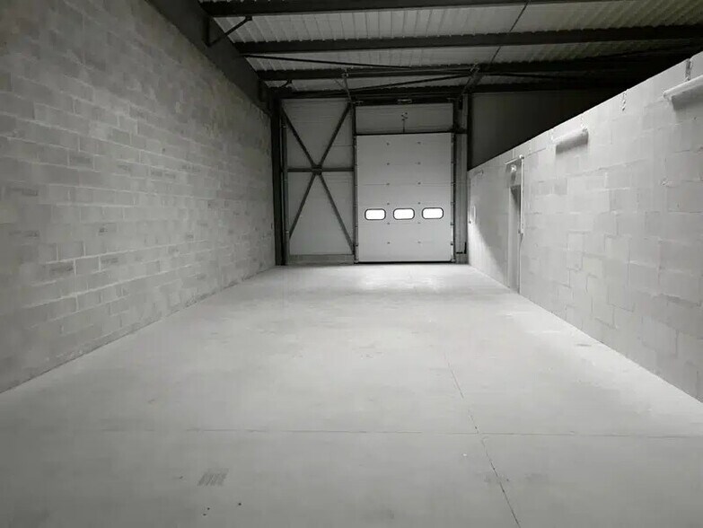 Industrial in Cormontreuil for lease - Interior Photo - Image 2 of 5