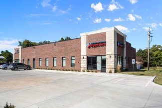 Plus de détails pour 602 Woodlawn Rd, Lincoln, IL - Commerce de détail à vendre