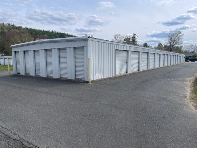 8 Northfield Rd, Erving, MA à vendre - Photo du bâtiment - Image 2 de 3