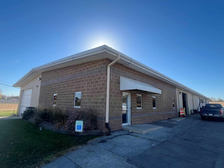 7201 Mount Vernon Rd SE, Cedar Rapids, IA à louer - Photo du bâtiment - Image 2 de 18