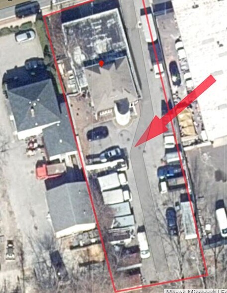 135 Glenwood Rd, Glenwood Landing, NY à louer - Photo du bâtiment - Image 3 de 7