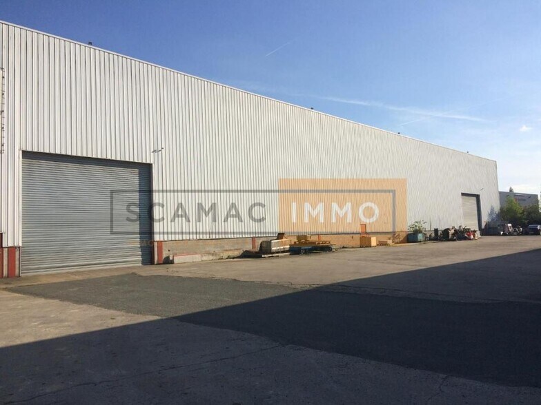 Industrial in SAINT-OUEN-L'AUMONE for lease - Building Photo - Image 3 of 8