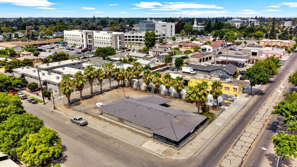 324 S Gateway Dr, Madera, CA for sale - Building Photo - Image 2 of 3