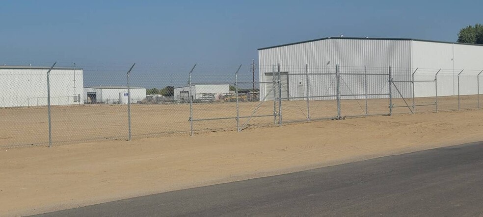 6610 Cherry Avenue, Bakersfield, CA for lease - Building Photo - Image 3 of 10