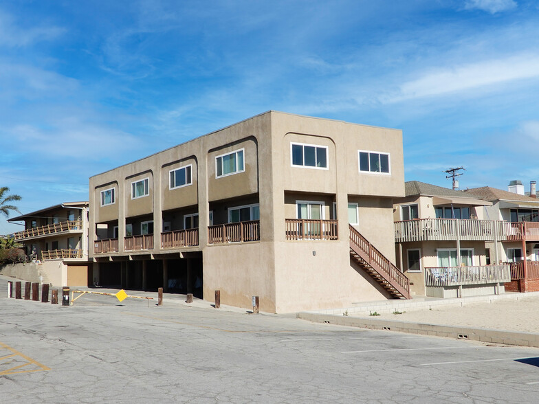 1001 Seal Way, Seal Beach, CA à vendre - Photo du bâtiment - Image 1 de 1