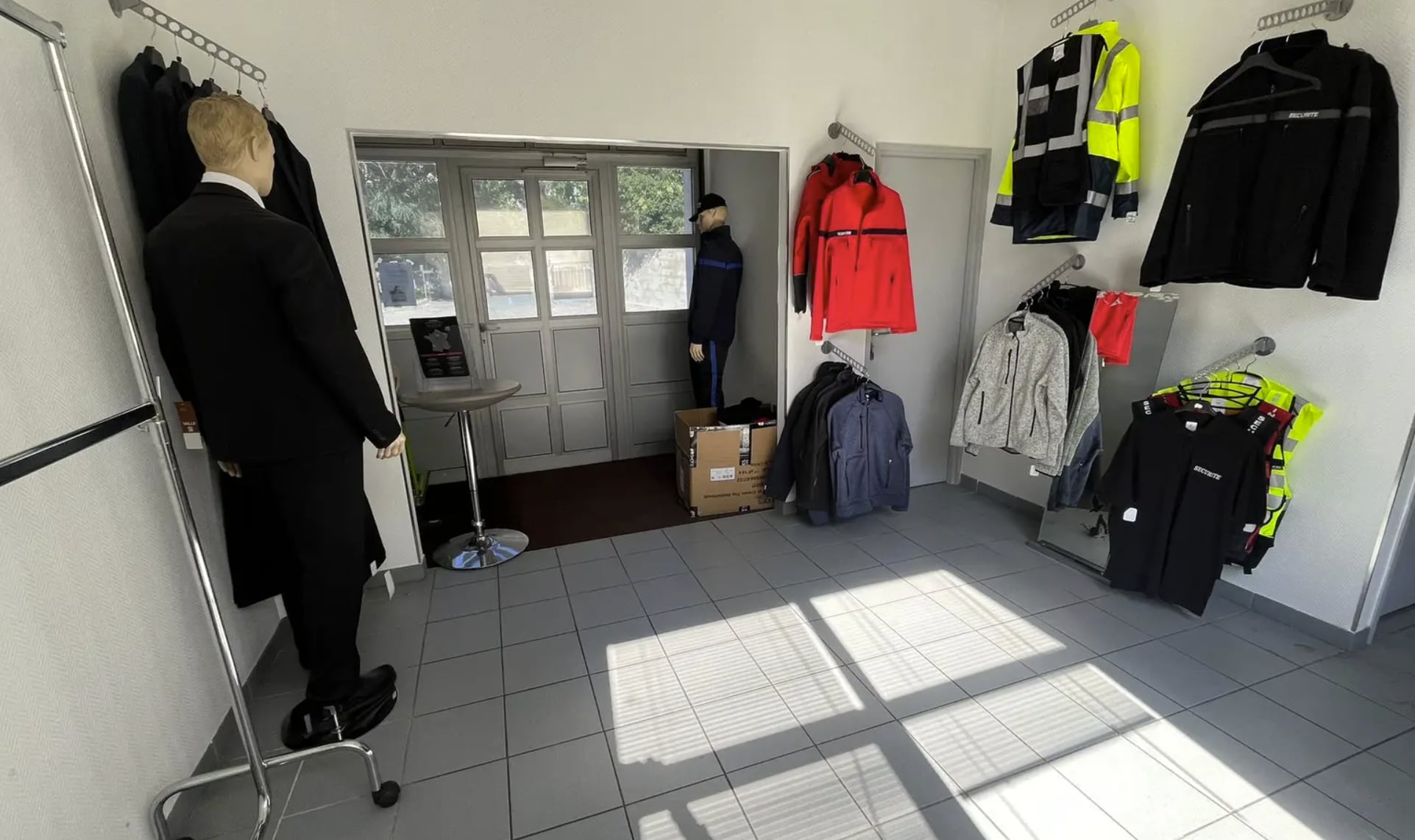 Office in Marseille for lease Interior Photo- Image 1 of 6