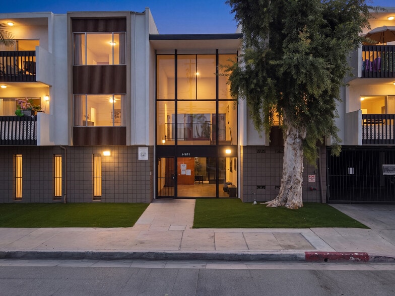 14031 Cerise Ave, Hawthorne, CA for sale - Building Photo - Image 3 of 19