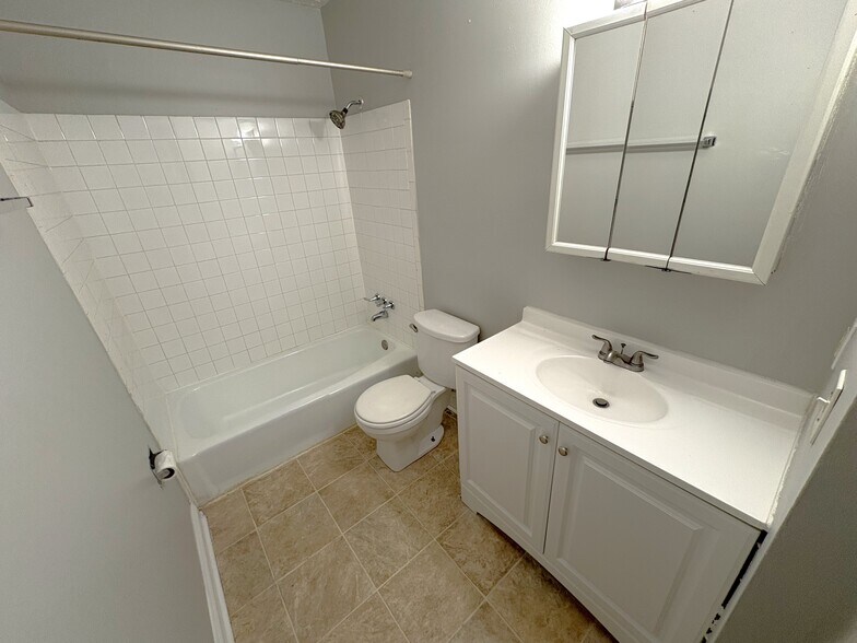 4516 Izard St, Omaha, NE à vendre - Photo intérieure - Image 2 de 10