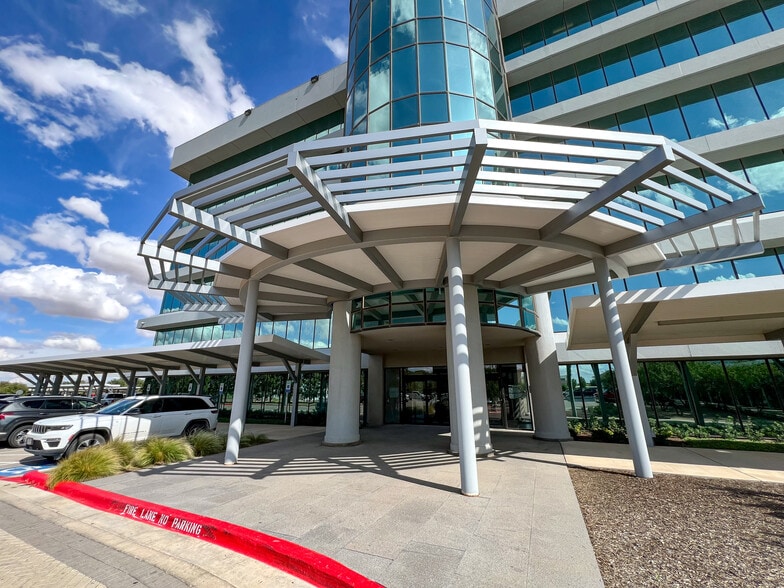 303 Veterans Airpark Ln, Midland, TX for lease - Building Photo - Image 2 of 83