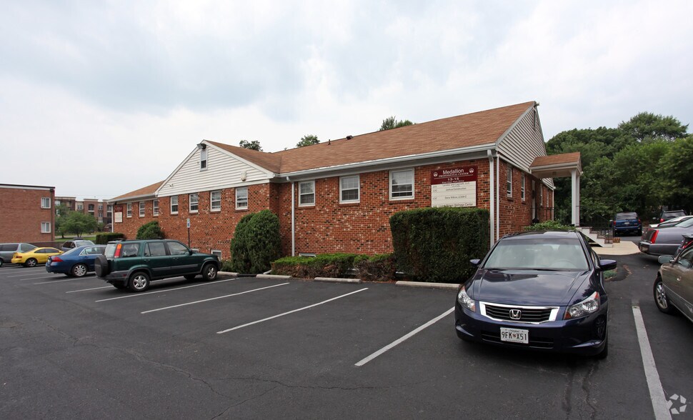 13-15 E Deer Park Dr, Gaithersburg, MD for sale - Primary Photo - Image 1 of 5
