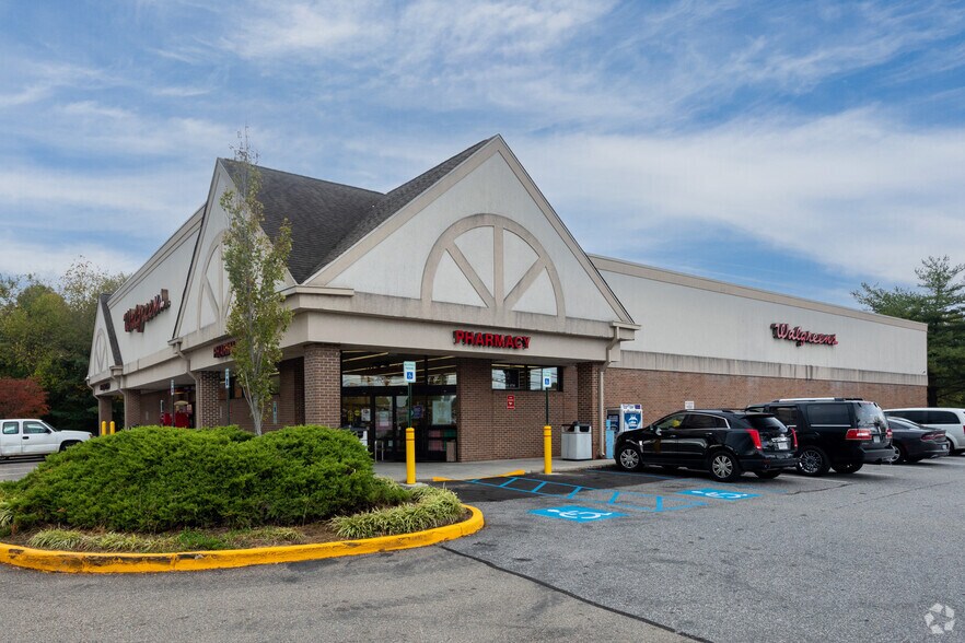 4720 Nine Mile Rd, Richmond, VA à vendre - Photo du bâtiment - Image 2 de 5