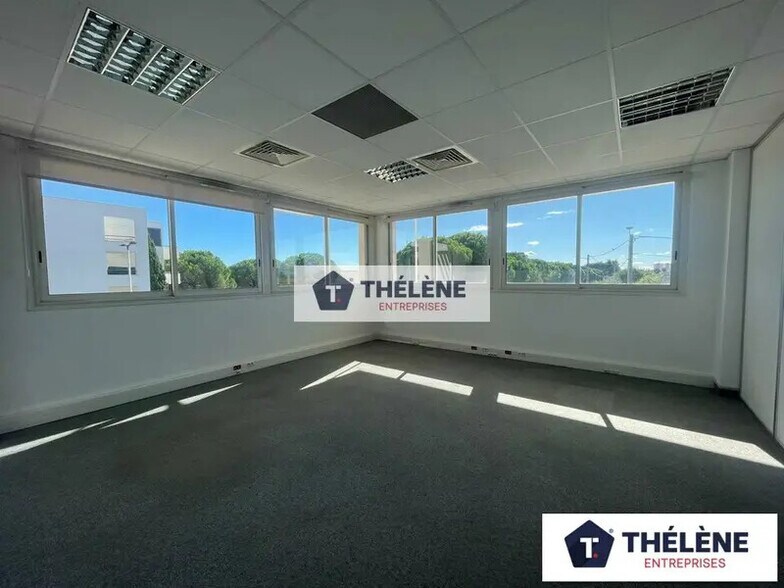 Office in Montpellier for lease - Interior Photo - Image 1 of 8
