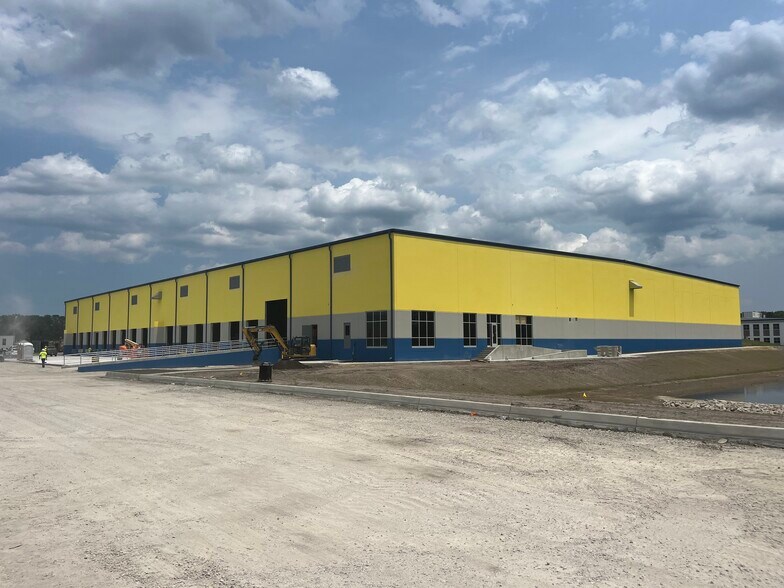 2200 Steppingstone Sq, Chesapeake, VA à louer - Photo du bâtiment - Image 2 de 9