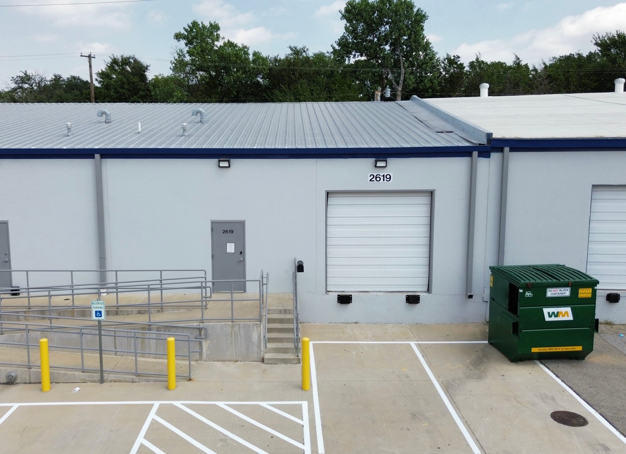 2661-2669 Ludelle St, Fort Worth, TX for lease Building Photo- Image 1 of 5