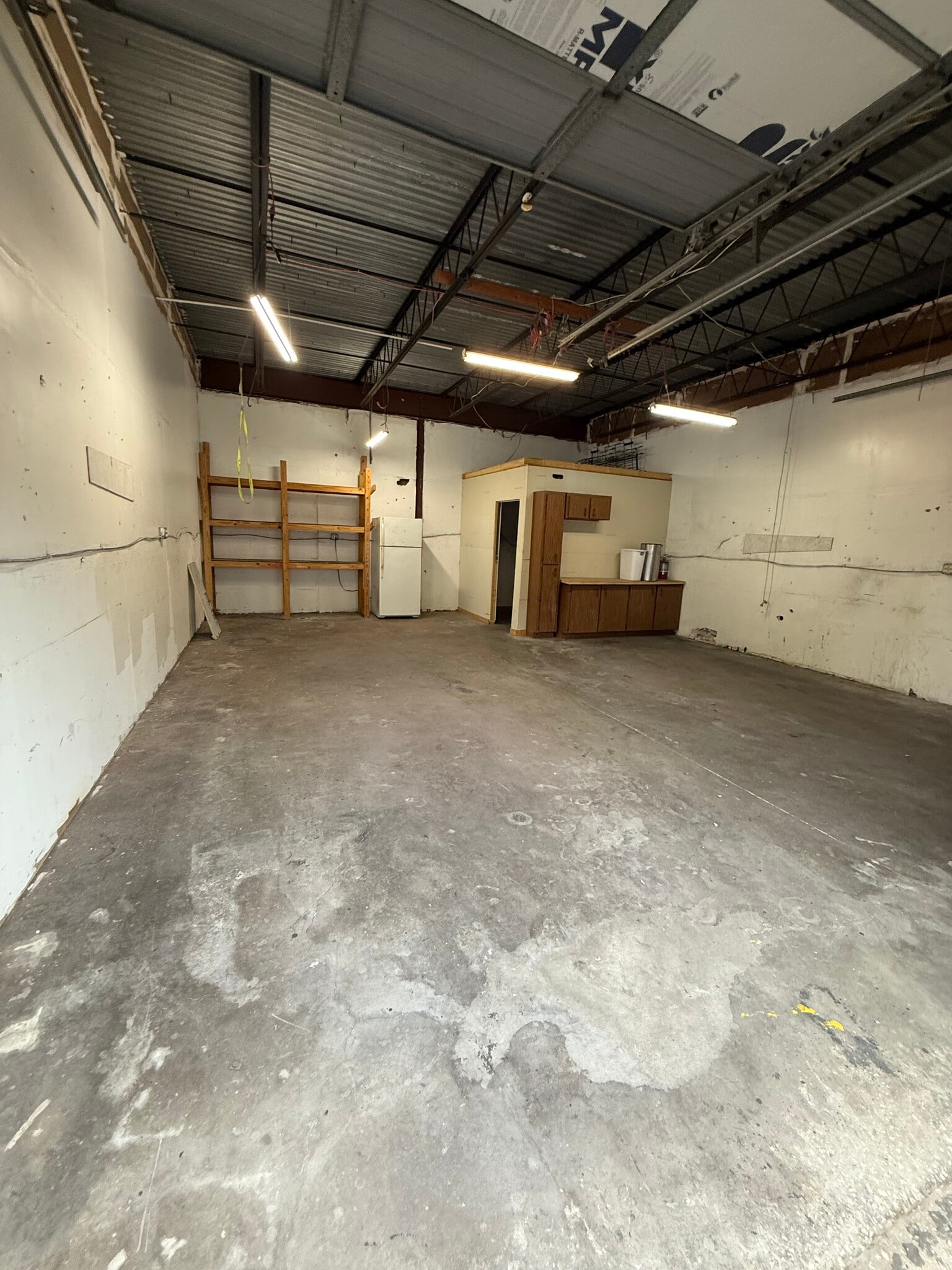 4317 62nd Ave N, Pinellas Park, FL for lease Interior Photo- Image 1 of 6