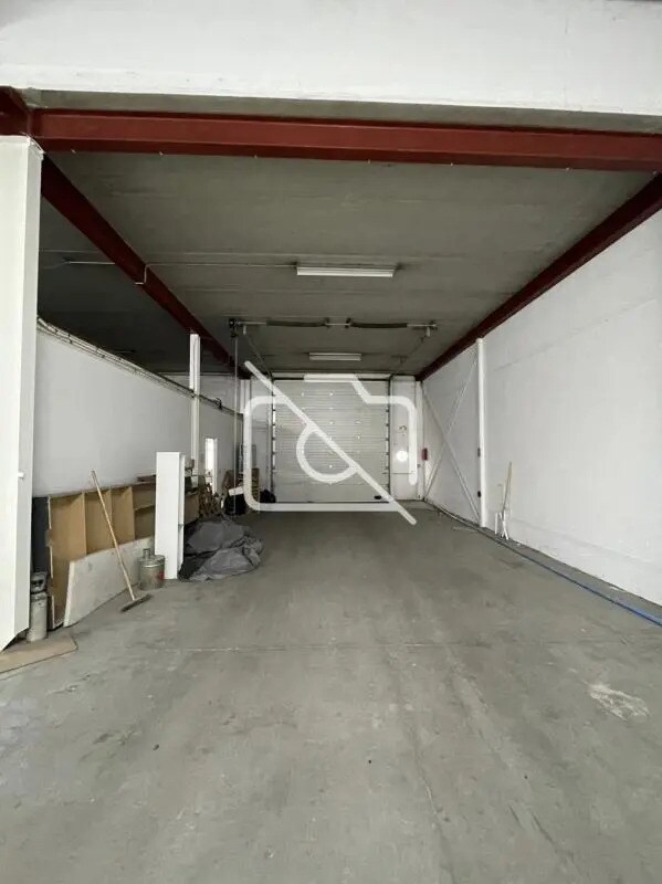 Flex in Buc for lease Primary Photo- Image 1 of 8