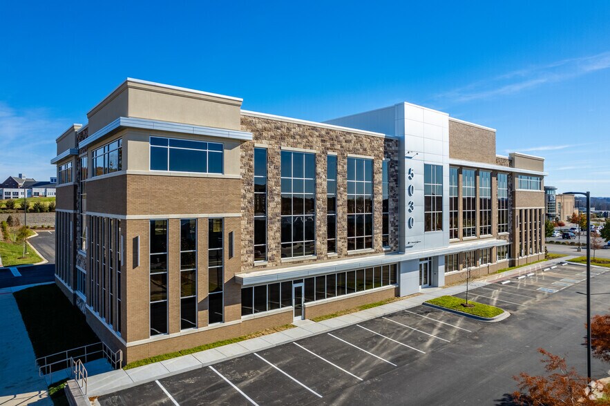 5030 Carothers Pky, Franklin, TN for lease - Primary Photo - Image 1 of 13