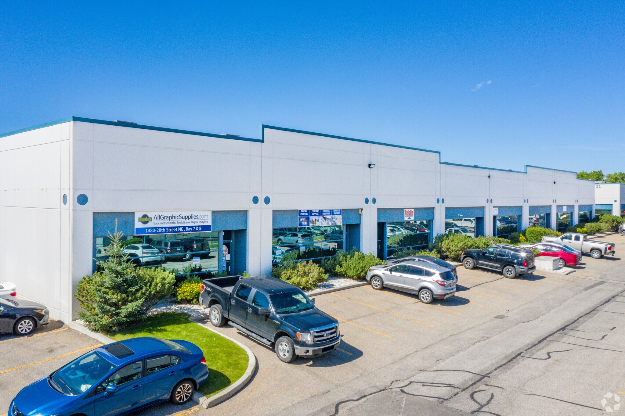 1480 28th St NE, Calgary, AB for sale Primary Photo- Image 1 of 1