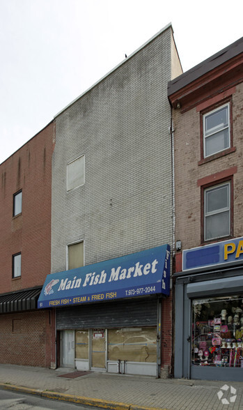 61 Main St, Paterson, NJ à vendre - Photo principale - Image 1 de 1