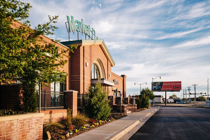 3409 S Broadway, Edmond, OK à louer - Photo du bâtiment - Image 3 de 8