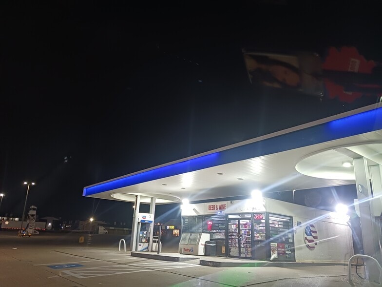 9791 Forest Ln, Dallas, TX à vendre - Photo du bâtiment - Image 2 de 10