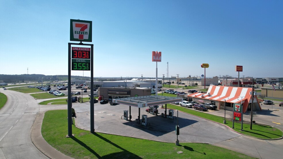 1406 Corsicana Hwy, Hillsboro, TX for sale - Primary Photo - Image 1 of 5