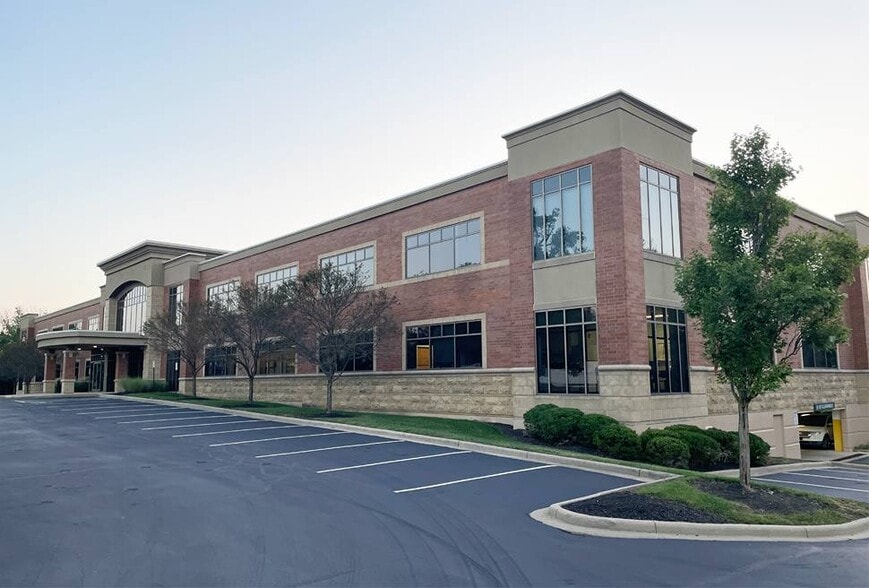 8250 Kenwood Crossing Way, Cincinnati, OH for lease - Building Photo - Image 2 of 21