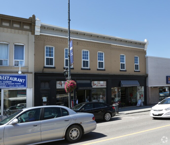 188-190 Raglan St S, Renfrew, ON à louer - Photo du bâtiment - Image 2 de 10