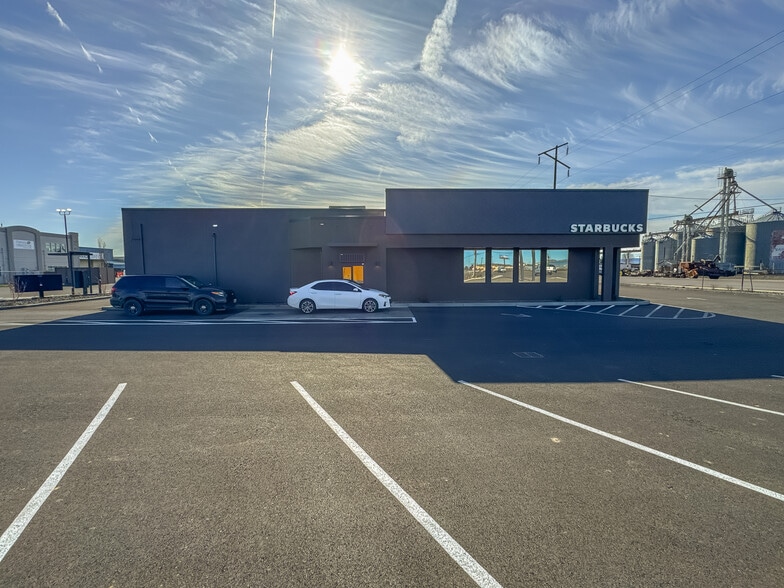 2500 Yakima Valley Hwy, Sunnyside, WA for sale - Building Photo - Image 2 of 8