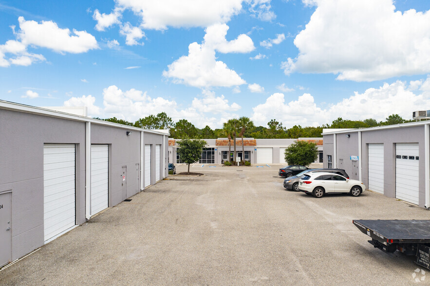 7357 International Pl, Sarasota, FL for lease - Building Photo - Image 3 of 17