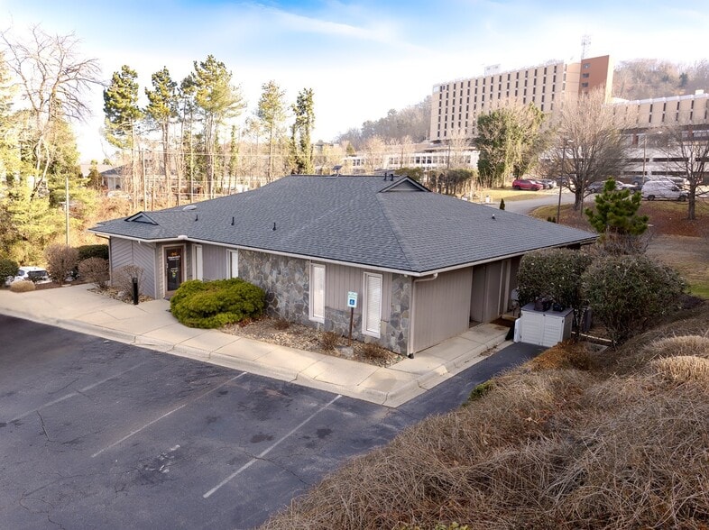 6 Brooklet St, Asheville, NC for sale - Building Photo - Image 2 of 36