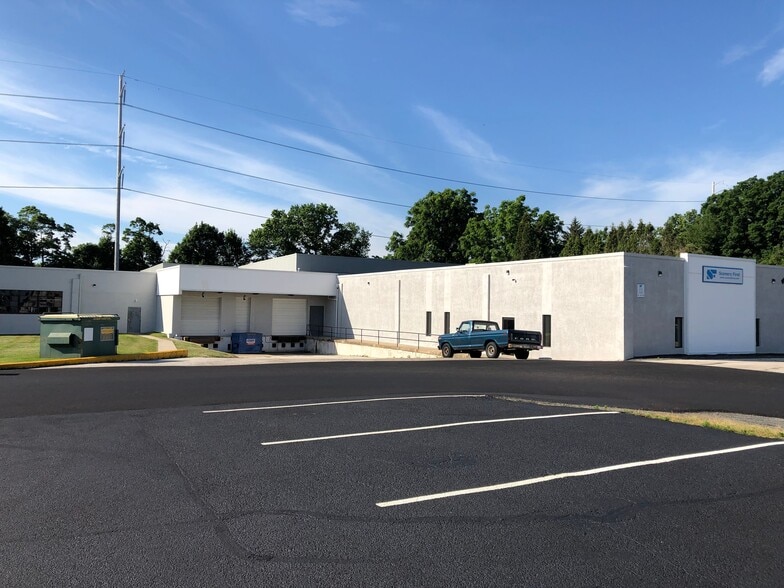 500 Pine St, Holmes, PA for lease - Building Photo - Image 1 of 32