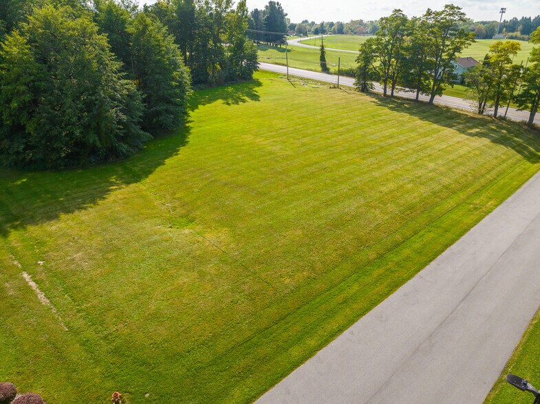 4904 Lake Rd S, Brockport, NY à vendre - Photo du bâtiment - Image 2 de 7