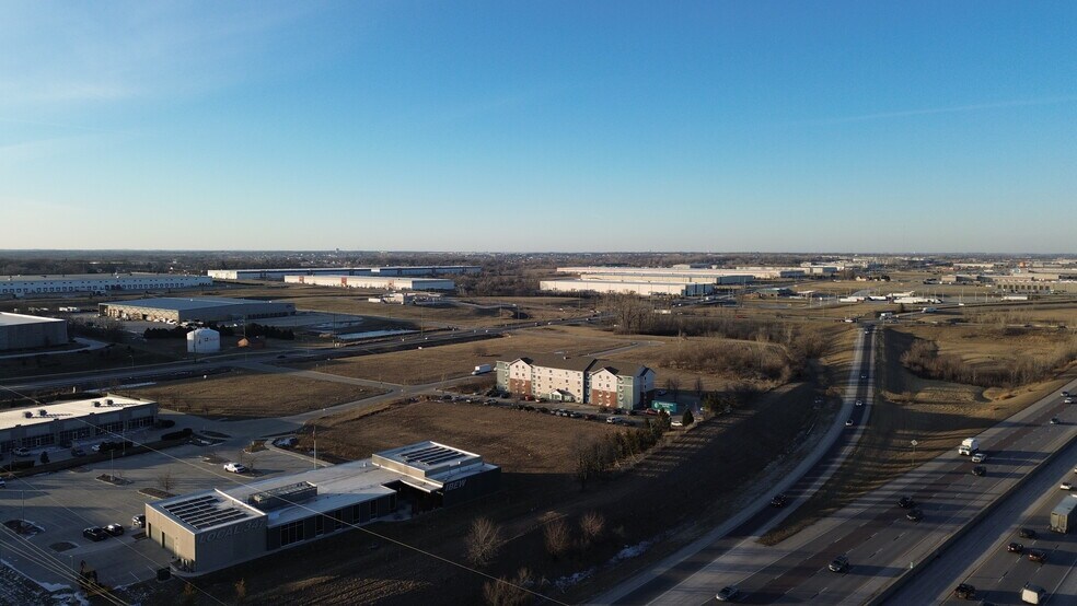 SE 66th St, Ankeny, IA à vendre - Photo du bâtiment - Image 2 de 5