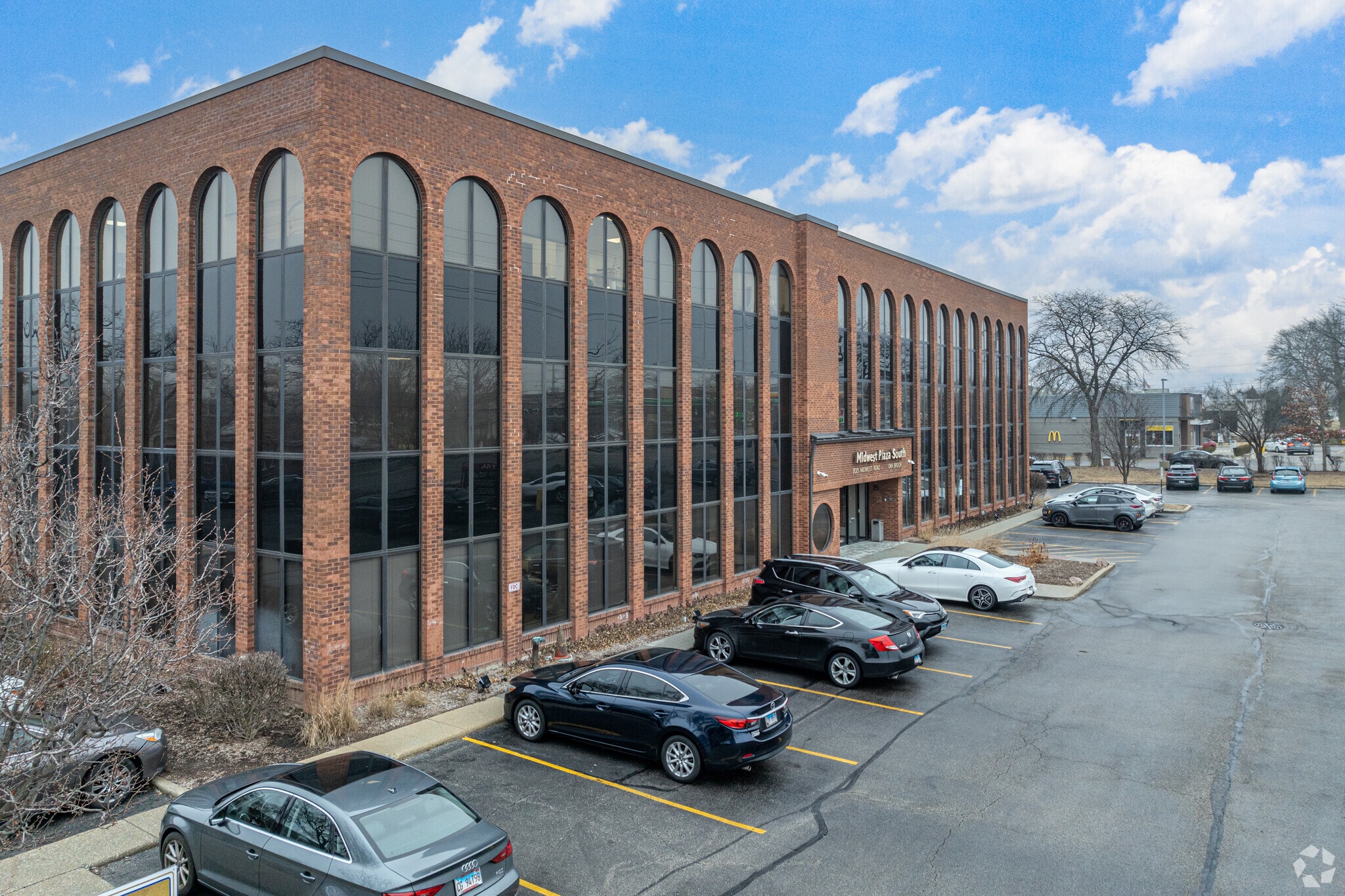 2021 Midwest Rd, Oak Brook, IL for lease Primary Photo- Image 1 of 4