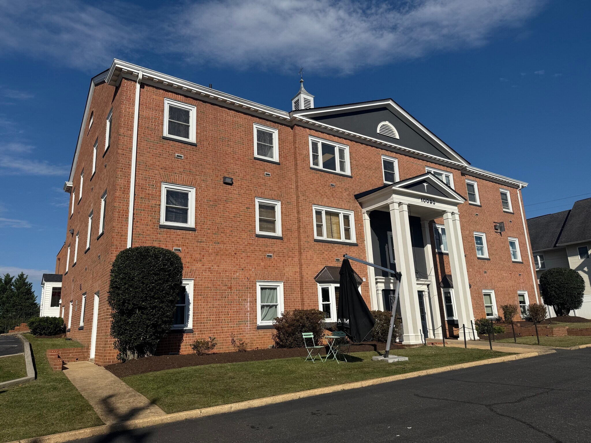 10090 Main St, Fairfax, VA à louer Photo du bâtiment- Image 1 de 13