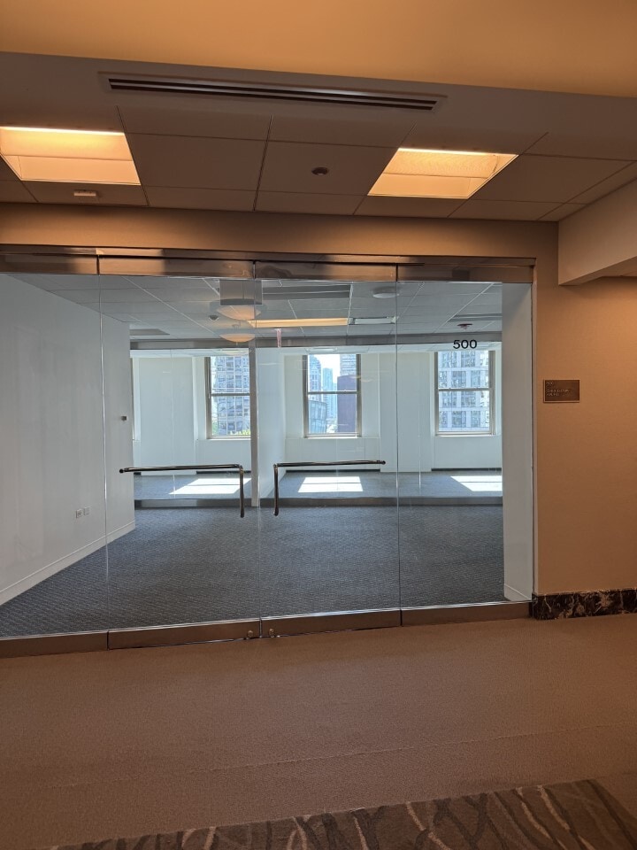 400 N Michigan Ave, Chicago, IL for lease Interior Photo- Image 1 of 12