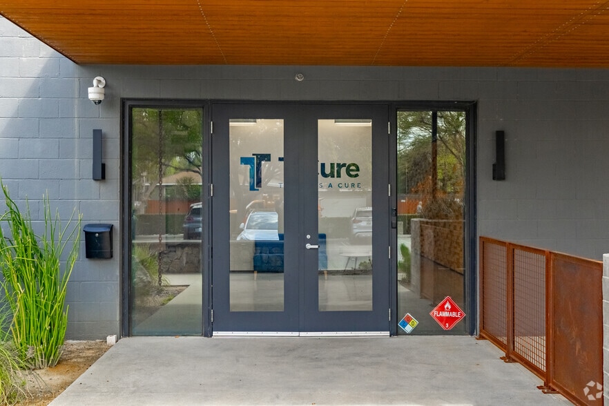 14751-14761 Califa St, Van Nuys, CA for lease - Building Photo - Image 1 of 26