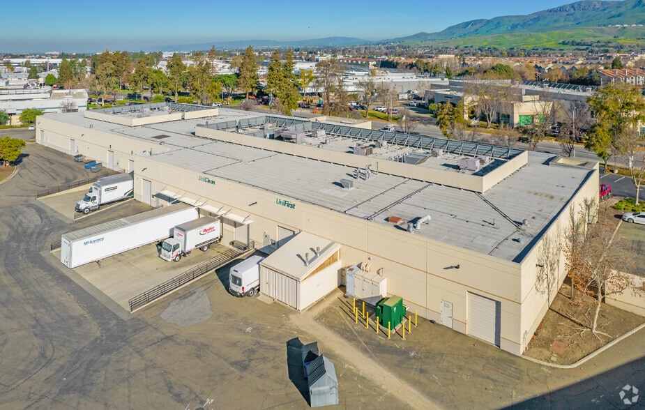 1909-1971 Milmont Dr, Milpitas, CA for lease - Building Photo - Image 3 of 4