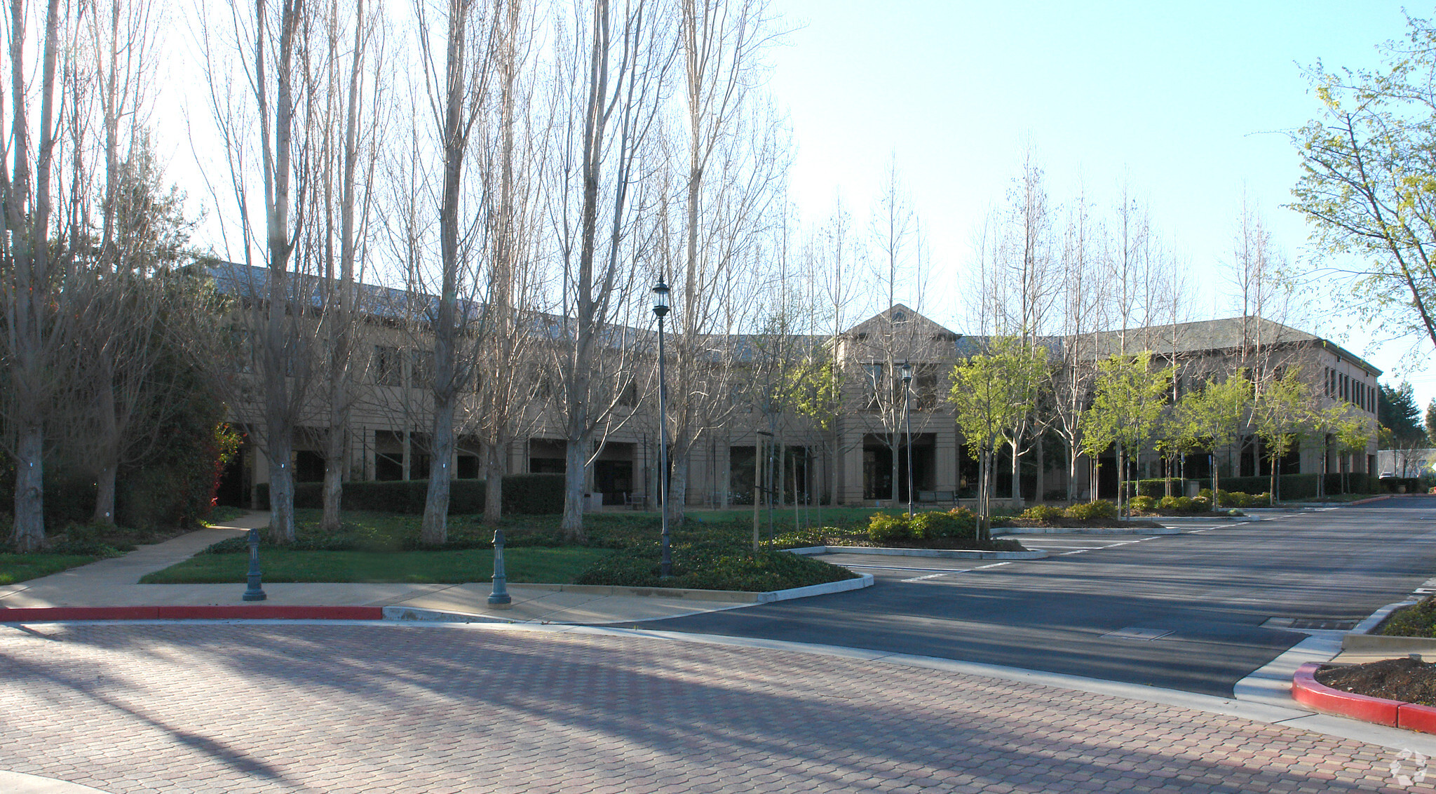 379 N Whisman Rd, Mountain View, CA for lease Primary Photo- Image 1 of 4