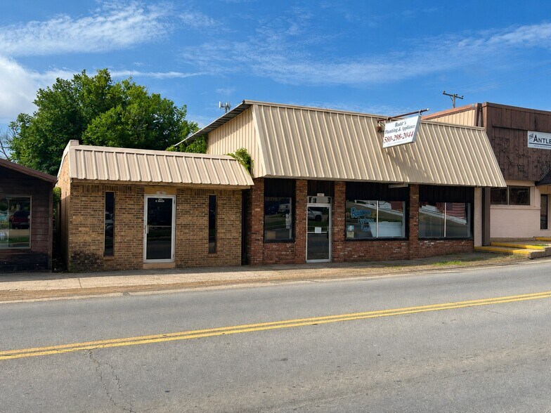 114 E Main St, Antlers, OK à vendre - Photo du bâtiment - Image 2 de 13