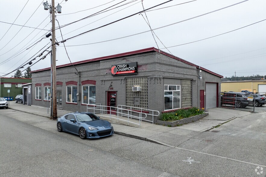 135 E Hill St, Monroe, WA à vendre - Photo du bâtiment - Image 2 de 9