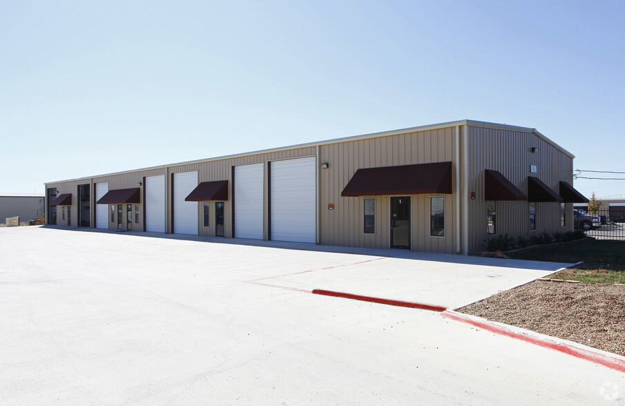 1379 Wald Rd, New Braunfels, TX for lease - Building Photo - Image 1 of 65